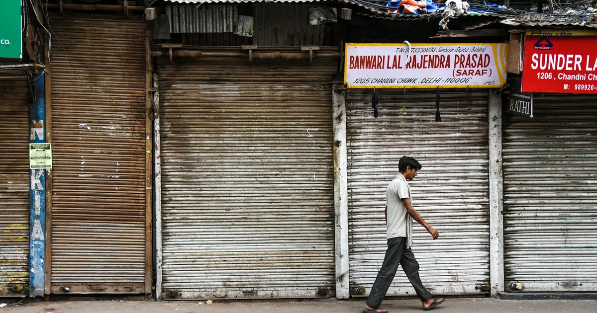 Bruit Rideau Métallique à Marseille - Solutions Fiables en