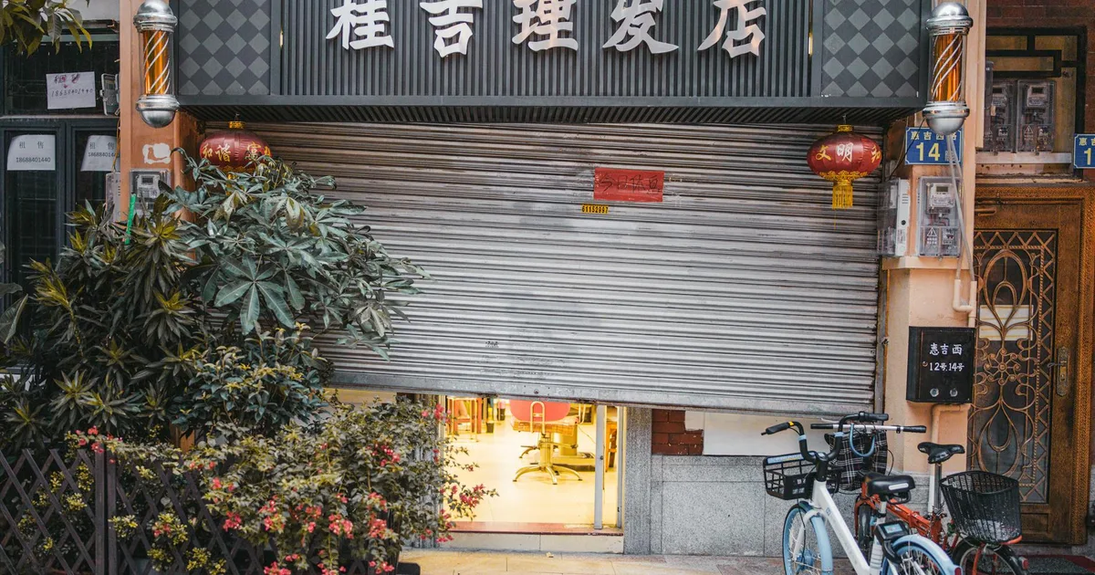 Rideau métallique bloqué en hiver à Marseille - Analyse et solutions